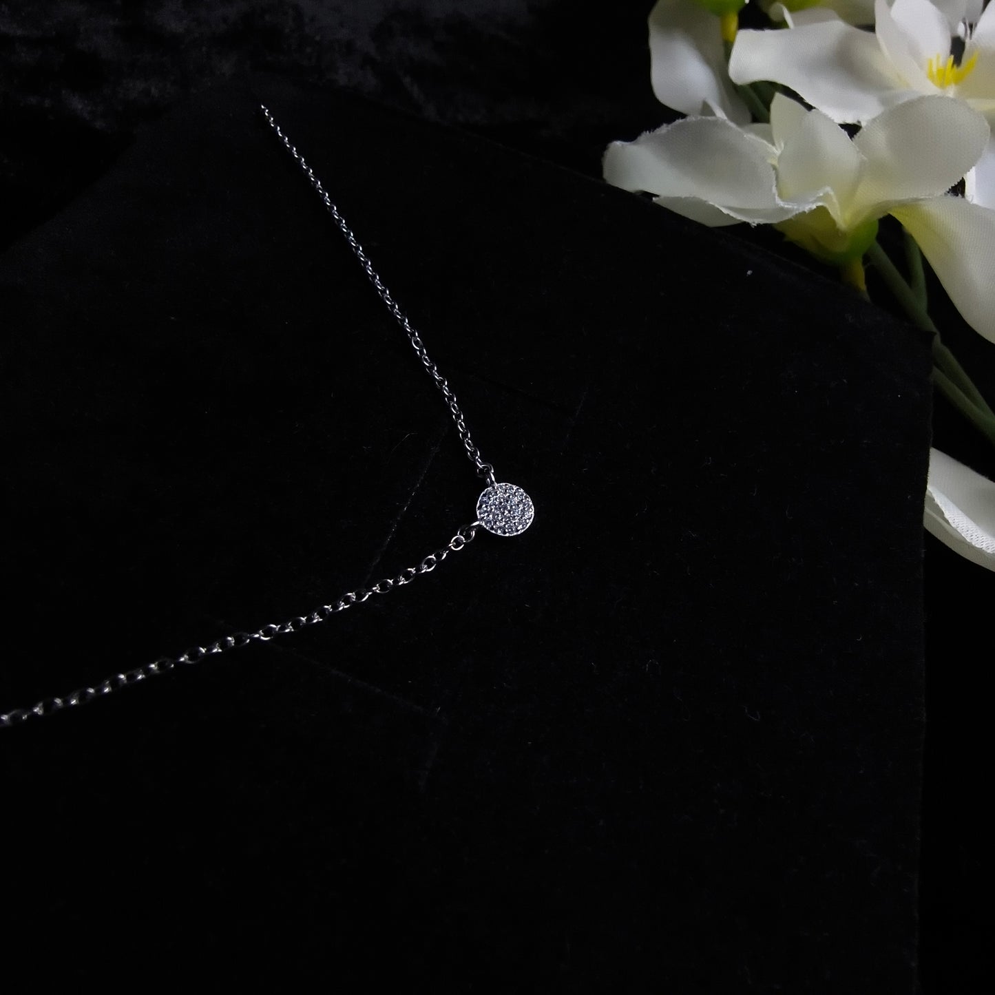 Silver Minimalistic Halo Necklace