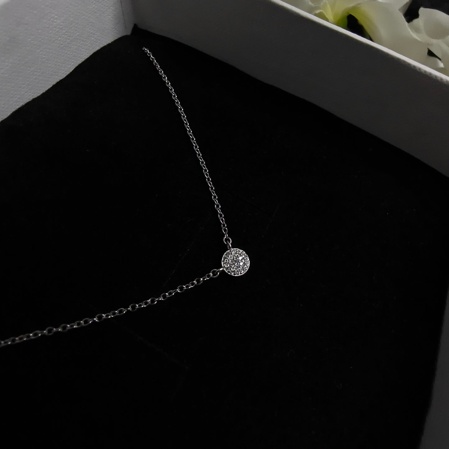 Silver Minimalistic Halo Necklace