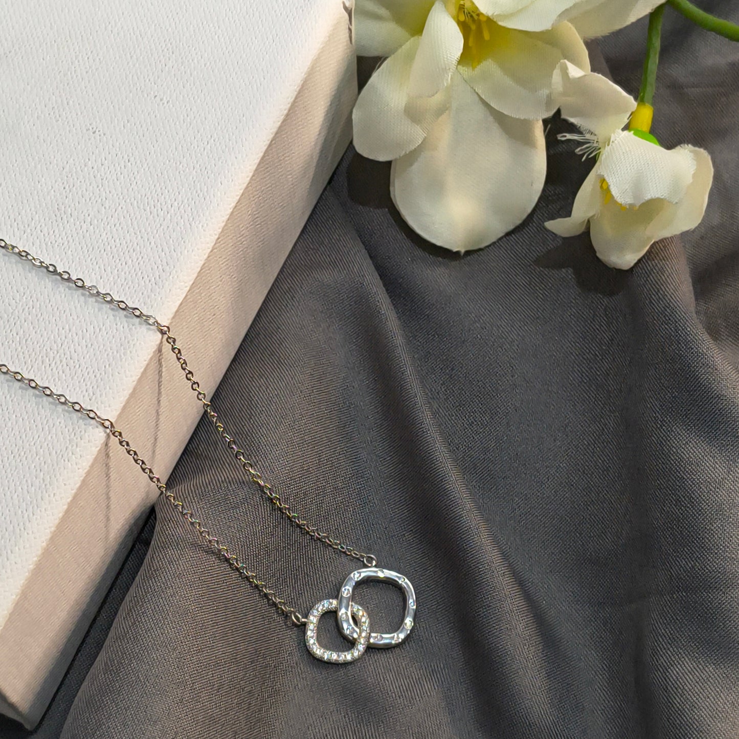Silver Interlock Circles Pendant