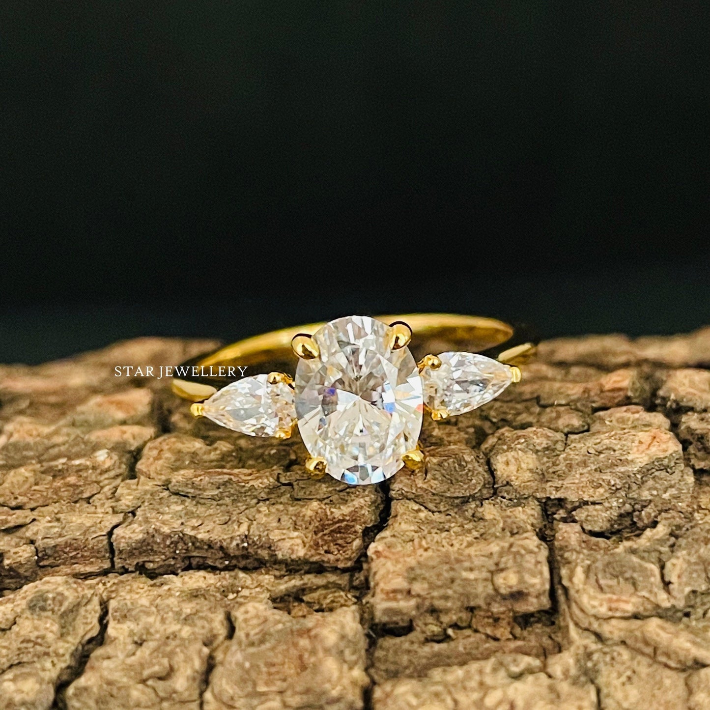 1.25 Ct Oval Cut IGI Certified Lab Grown Diamond Engagement Ring