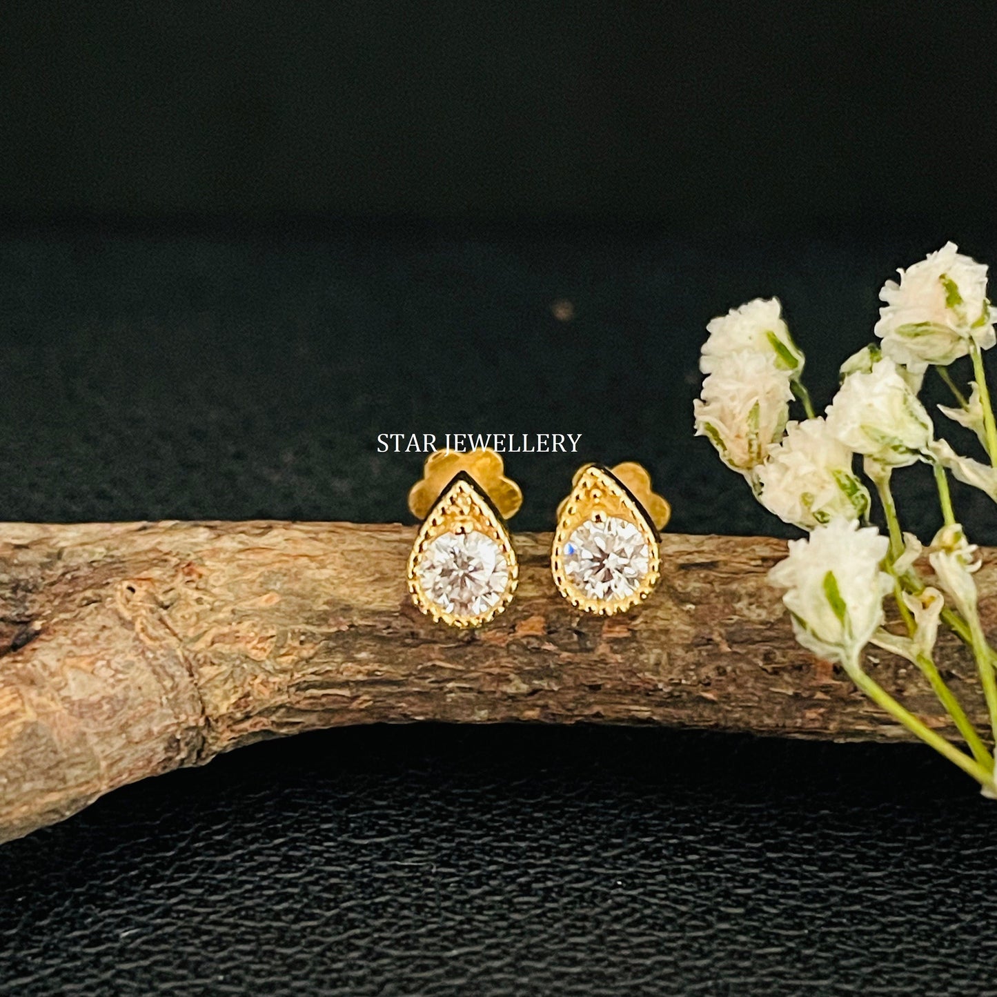 Lab Grown Diamond Mono Stone Pear Stud for Nose & Ear piercing