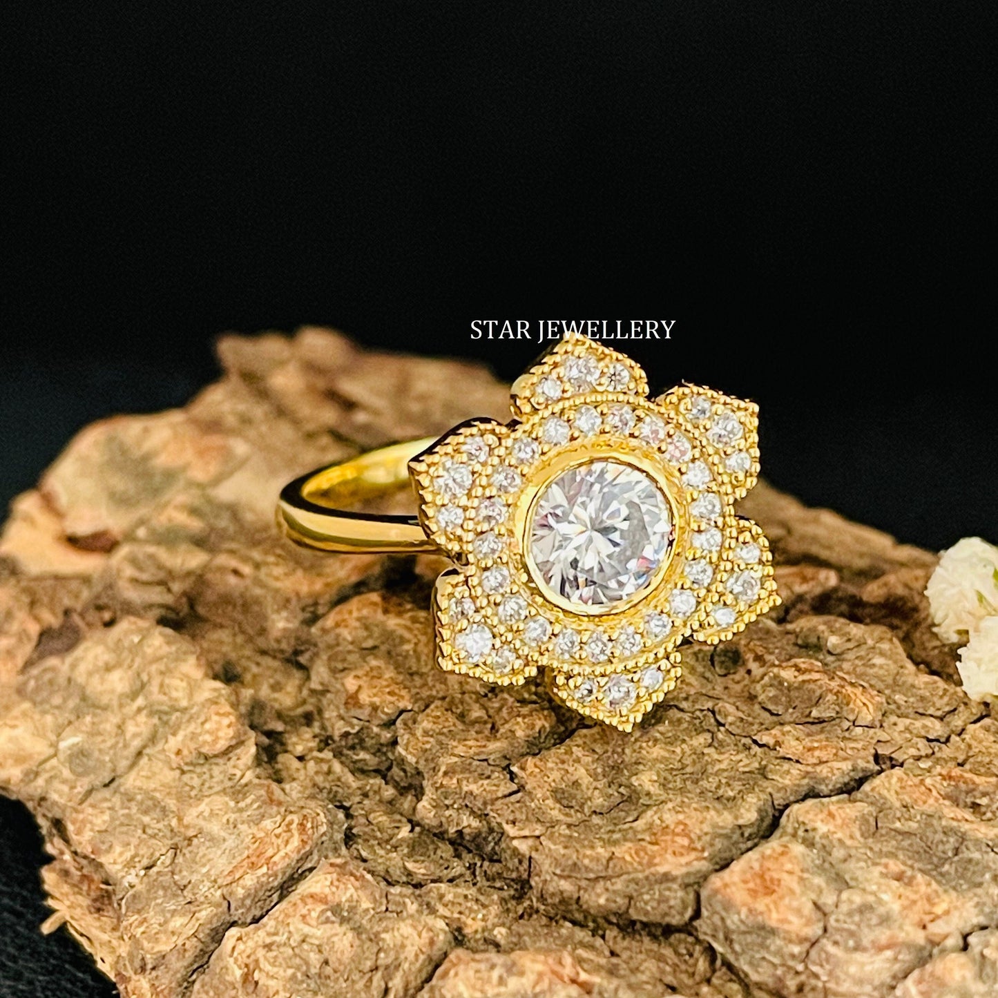 1.00 ct IGI Certified Lab Grown Diamond Vintage Halo Floral Engagement Ring
