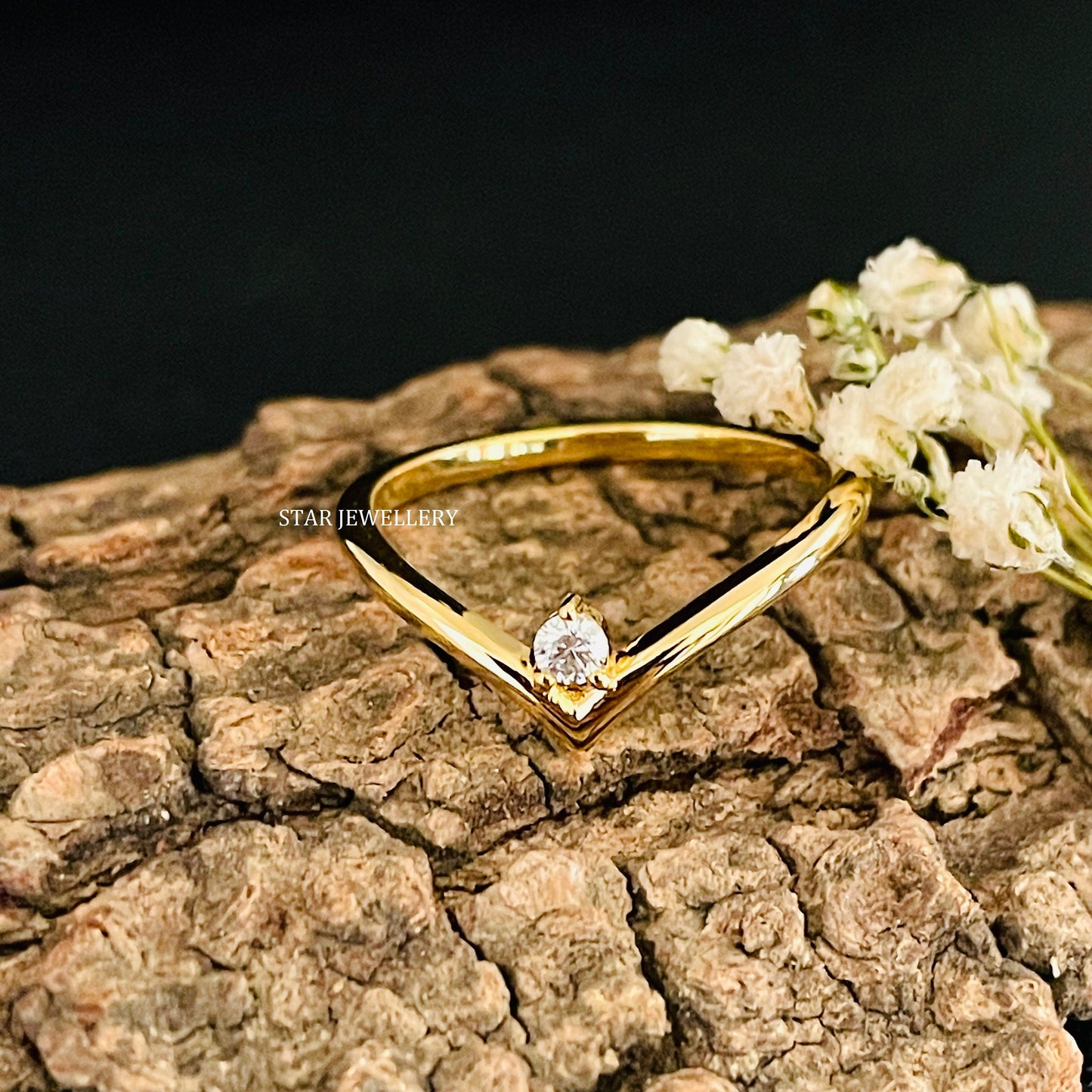 Lab Diamond Mono Stone Deep V Ring