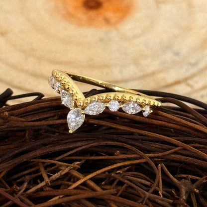 Majestic Pear‑Cut CV Diamond Tiara Ring