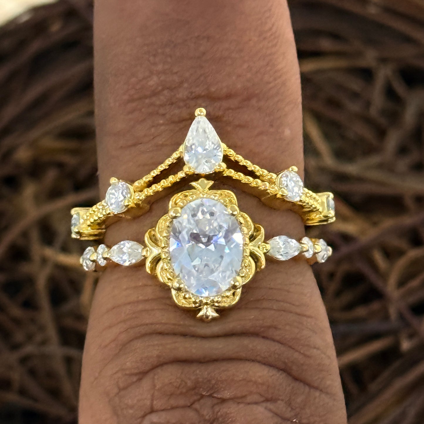 Luna Pear V Curve Lab Grown Diamond 10K Gold Ring