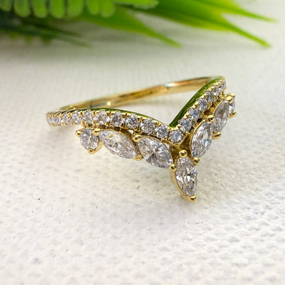 Gold Luxury V‑Shaped Brilliant Lab Grown Diamond Ring