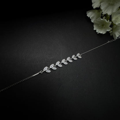 Silver Glimmering Leaf Bracelet