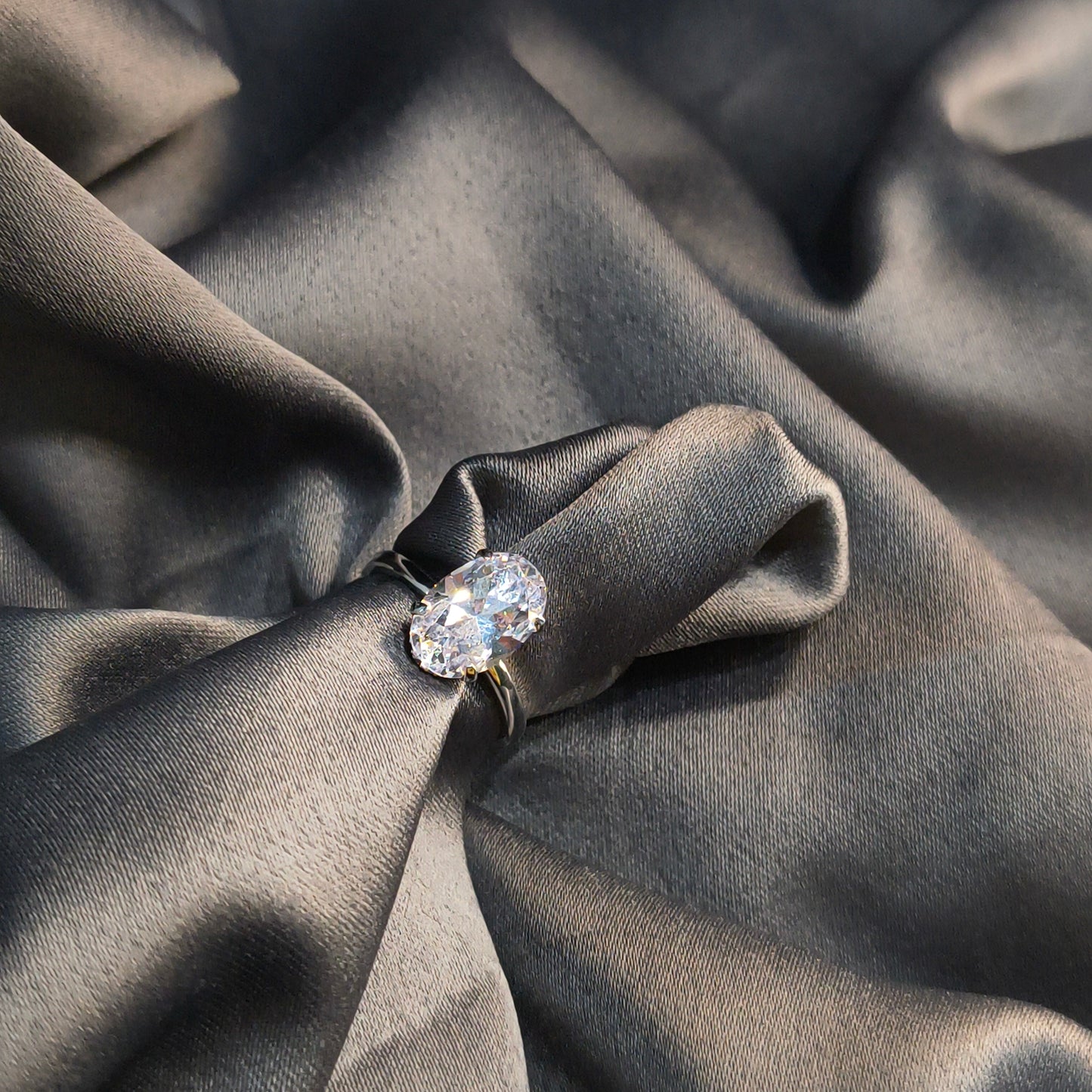 Silver Velora Oval Moissanite Ring