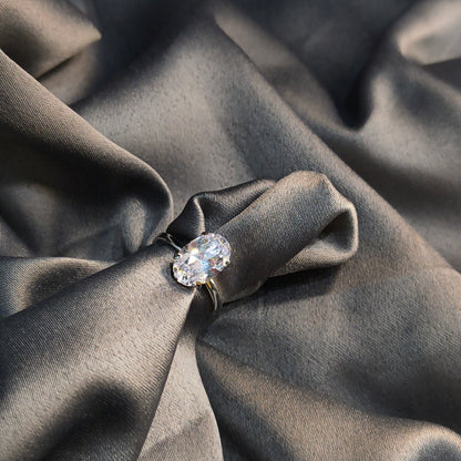 Silver Velora Oval Moissanite Ring