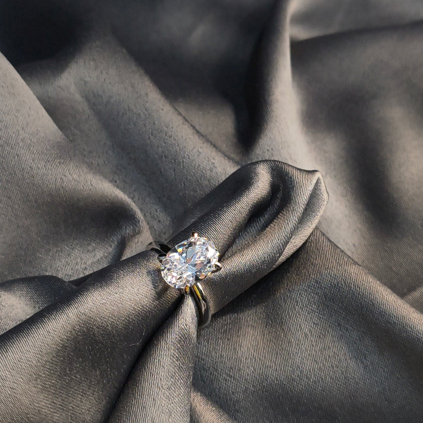 Silver Nova Oval Moissanite Ring