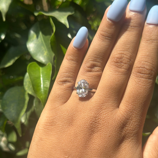 Silver Velora Oval Moissanite Ring