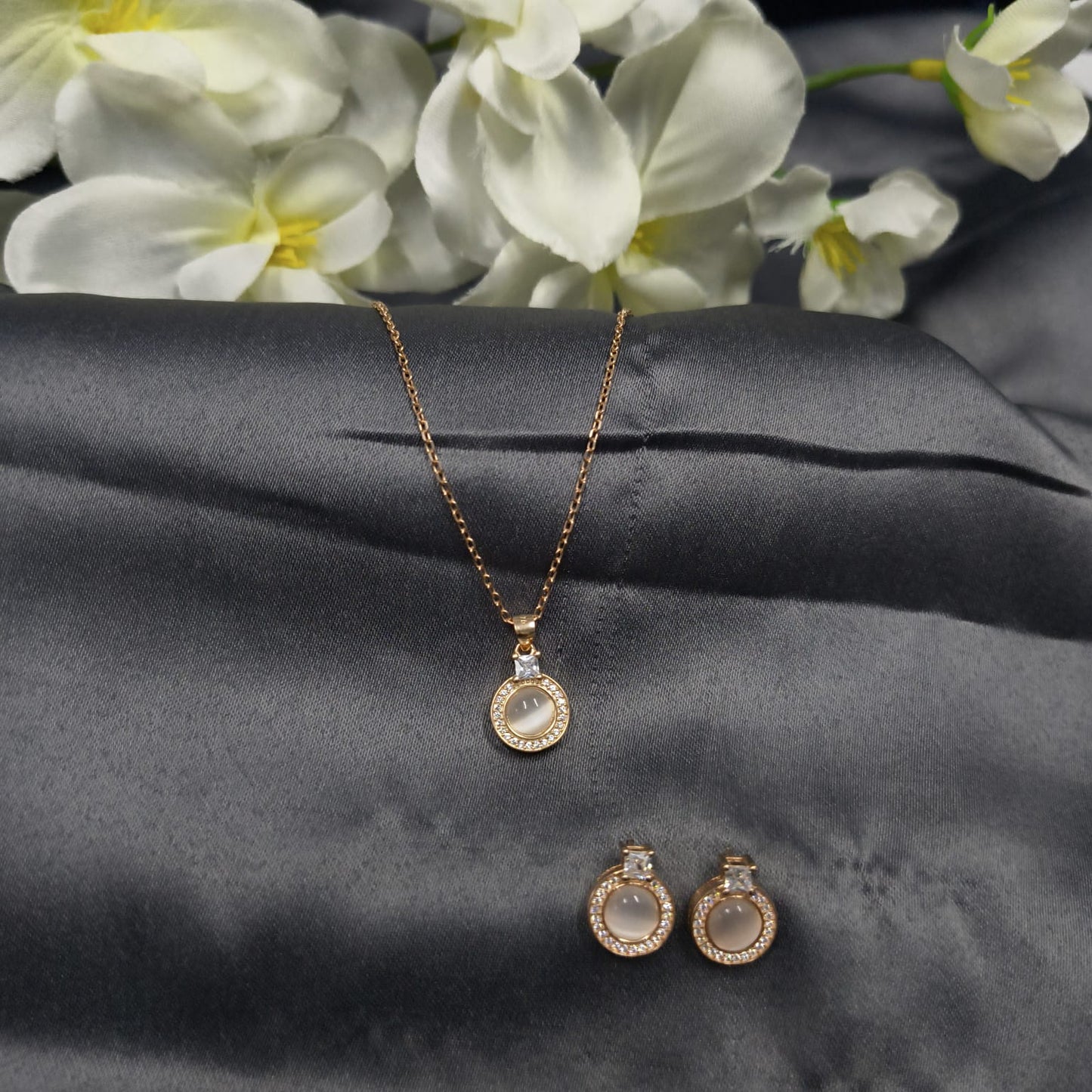 Rose Gold Plated Luxe Round Necklace Set