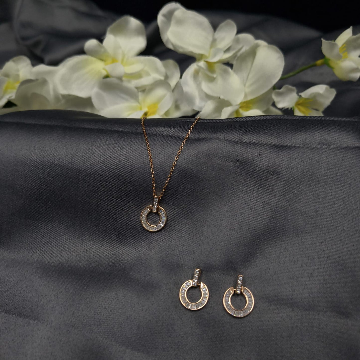 Rose Gold Plated Luxe Round Necklace Set