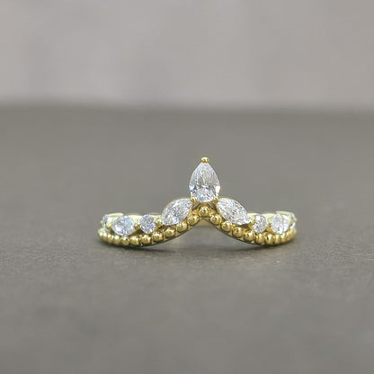 Majestic Pear‑Cut CV Diamond Tiara Ring