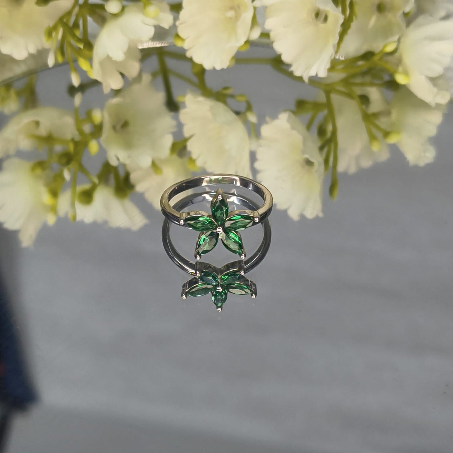 Siver Emerald Bloom Ring