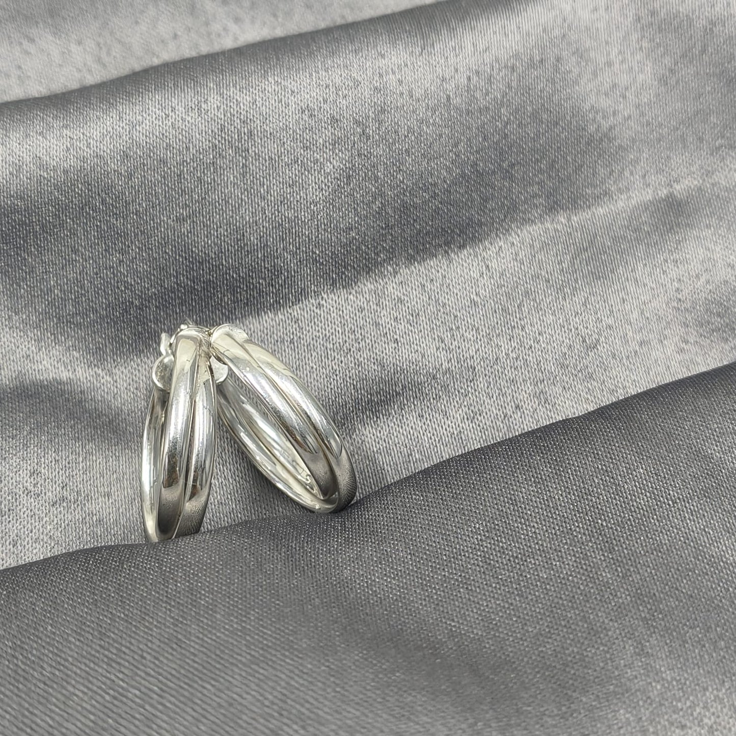Silver Twin Twisted Oval Earring