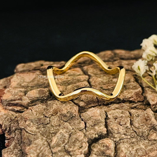 Zig Zag Wavy Solid Gold Ring